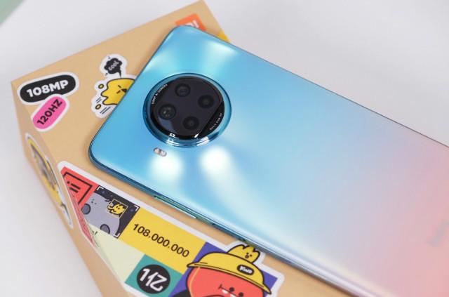 5g手机|售价1299元起 1亿像素主摄和33W快充 这款5G手机价格很亲民