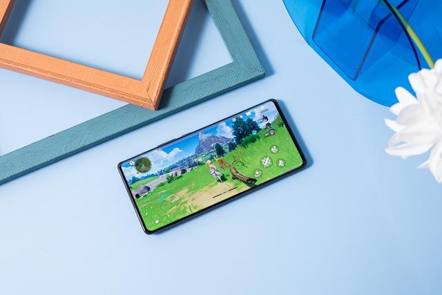 苹果|年底的新机都预热了！预算5000元，买哪个牌子手机最划算？