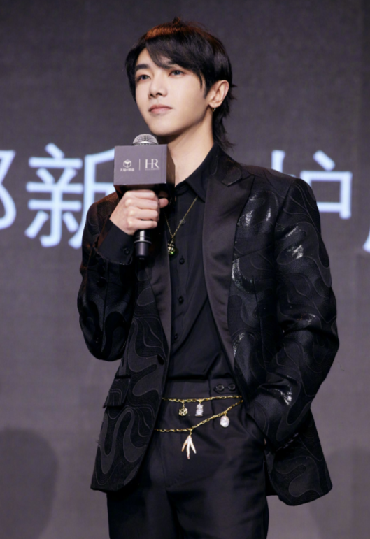 华晨宇|华晨宇新嫂子弓孝兮被曝光,他上热搜后她发文称“来得更猛烈些”