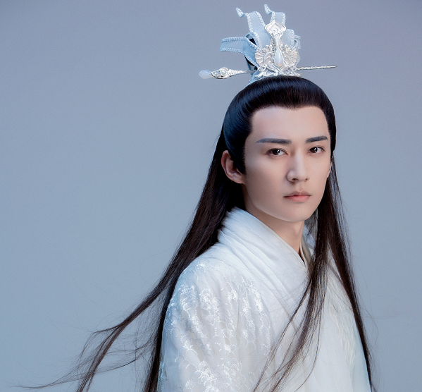 侯明昊|太现实了！《天官赐福》被曝刷下侯明昊，花城一角疑已另做决定