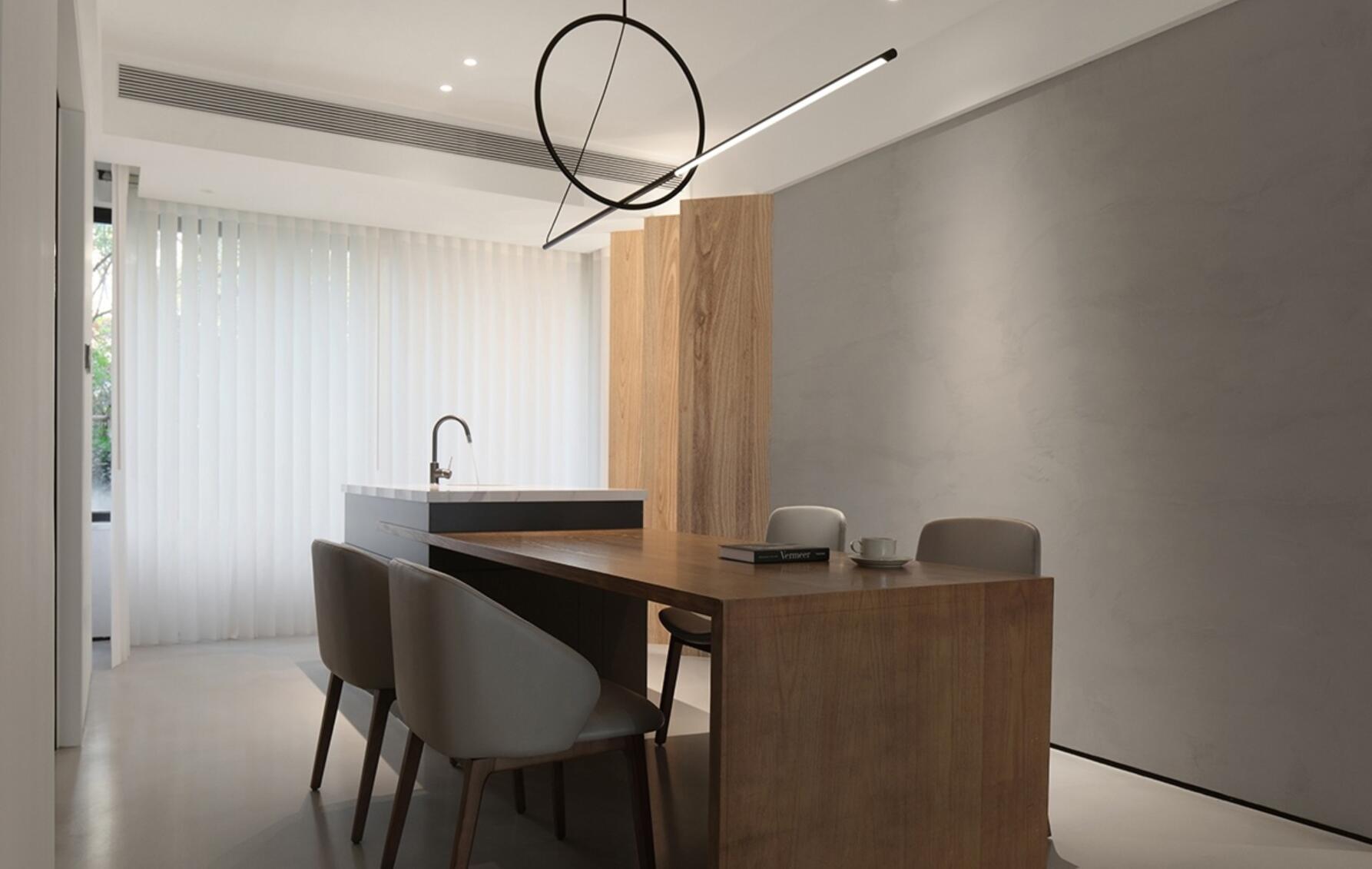 看了她家，才明白什么叫极致的优雅，全屋干净大气，还超实用