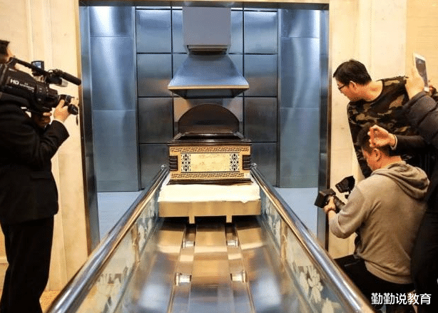 |又一事业单位开始招聘，工资是教师的3倍，网友：给我10万也不去