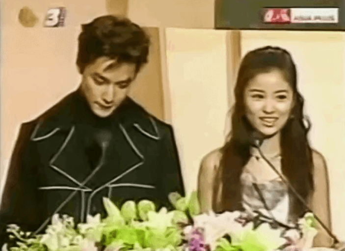 林心如|林心如吴彦祖早期同框，眼神里满满爱意，像极了见到偶像的小粉丝