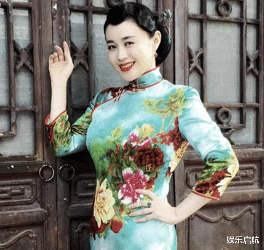 关婷娜|赵本山让关婷娜演自己老婆，一炮而红的她，开上了豪车住进了豪宅