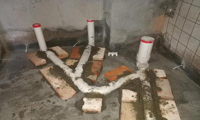 装修设计时尚圈儿|老公坚持做“下沉式”卫生间，入住后太实用，我都不敢吭声了！