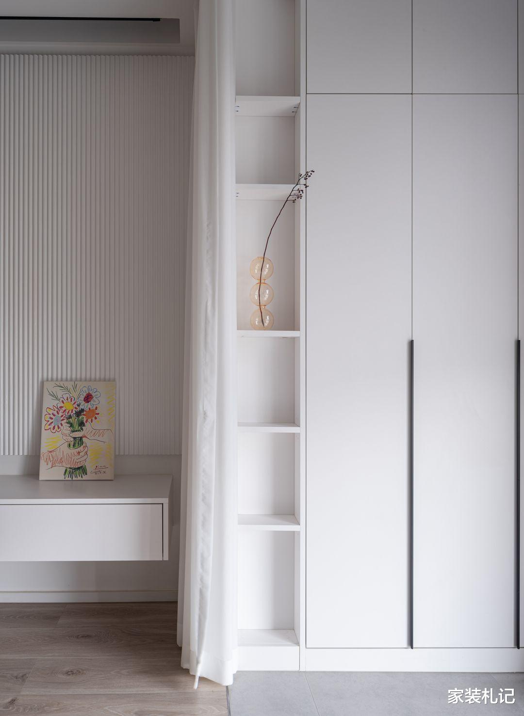 80㎡,装修与豪华不沾边,但氛围让人感觉很幸福