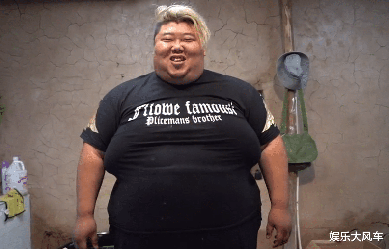 大米 泡泡龙悲剧将重演？600斤“胖猴子”已口齿不清，说话睁眼都费劲