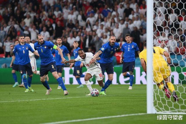 英格蘭隊(duì)|英格蘭隊(duì)在歐洲杯急著摘掉銀牌，為什么？是因?yàn)檩敳黄饐幔?
onload=