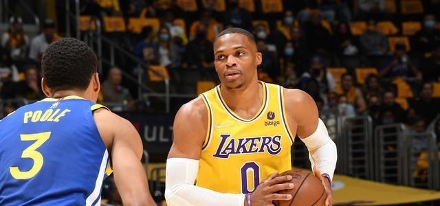 嘟小薯 爆冷！5虎将80+31，勇士逆转湖人！库里3双，詹眉67+22，威少8分