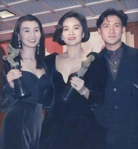 彭小苒|林青霞年轻时太甜了，穿的裙子也都很嫩，怪不得能火这么久