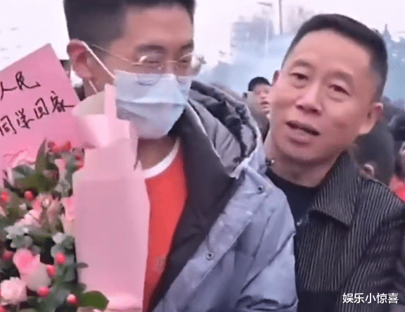 麻花辫|假惺惺？养姐晒孙卓旧照，舍不得弟弟离开，曾扬言卓卓是他们的