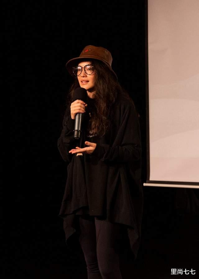 舒淇|周迅、舒淇、陈坤再聚首，舒淇侧脸扁平输惨，周迅浓妆大眼袋突兀