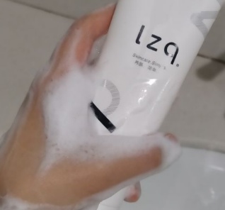 种草的小小苏|清华学霸专为油痘肌研发的洁面乳，洗出黑头脏东西，跟油腻说拜拜