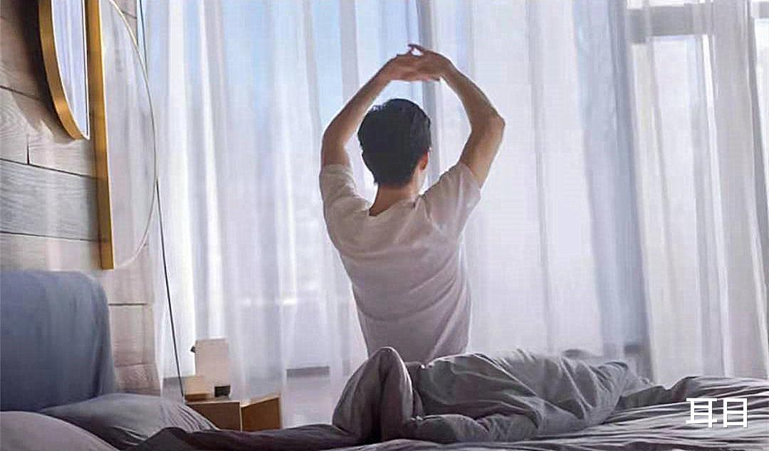 时代少年团|熟知演员肖战，却不知烟火气的肖战，两段电影短片揭晓“惬意战”