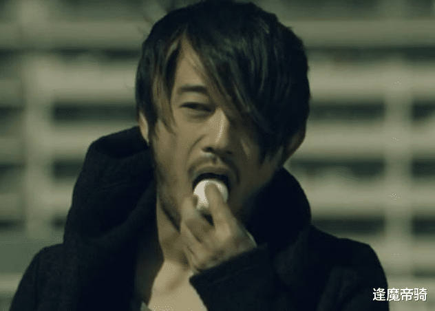 特摄|奥特曼跟假面骑士都有成人向作品,一部诞生真男人,一部相当下饭