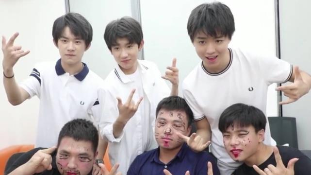 梦迁几度|王源以TF为原型设计玩偶,将三小只经历画成漫画,人物很可爱