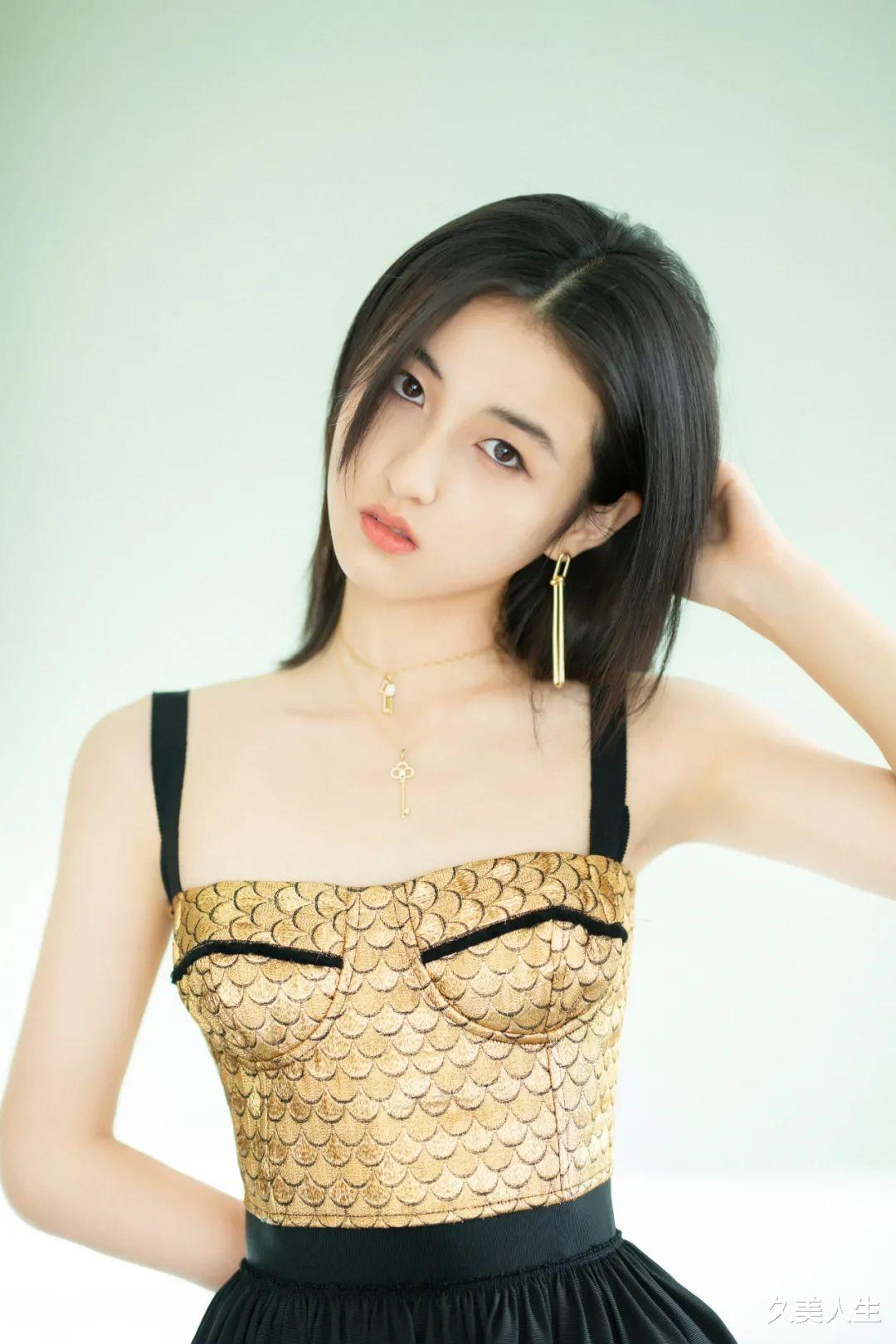 久美人生|美貌面前性别别卡太死 素净妹妹张子枫谁不爱