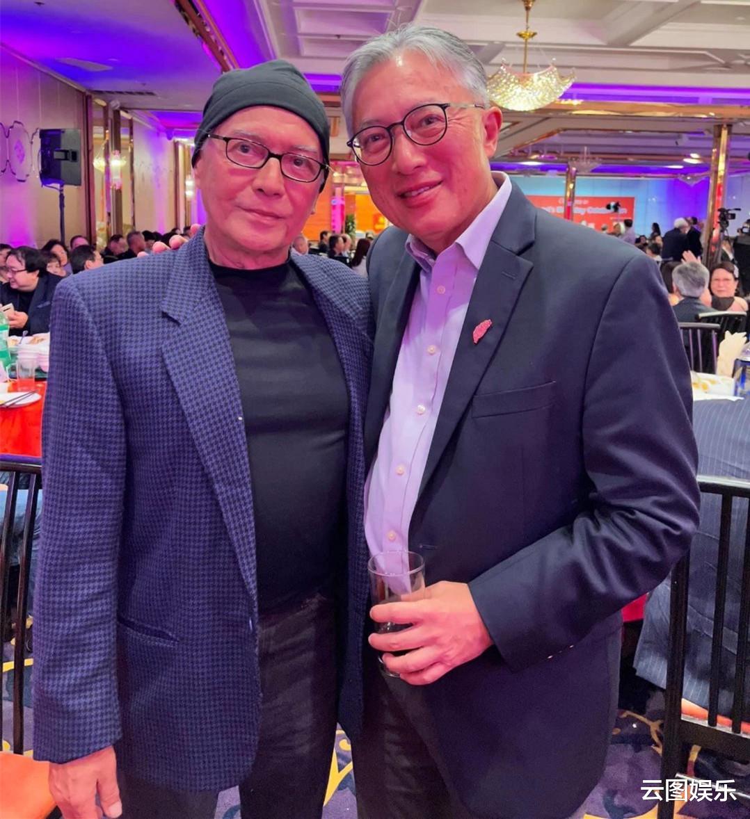 尊龙|一代巨星尊龙息影14年罕露面，眉毛花白精神好，69岁仍单身无儿女