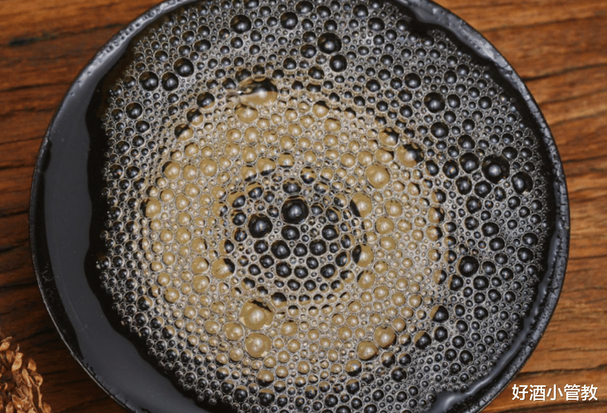 |白酒瓶身只要有“2个号”，再便宜也别碰，是“勾兑酒”没跑了