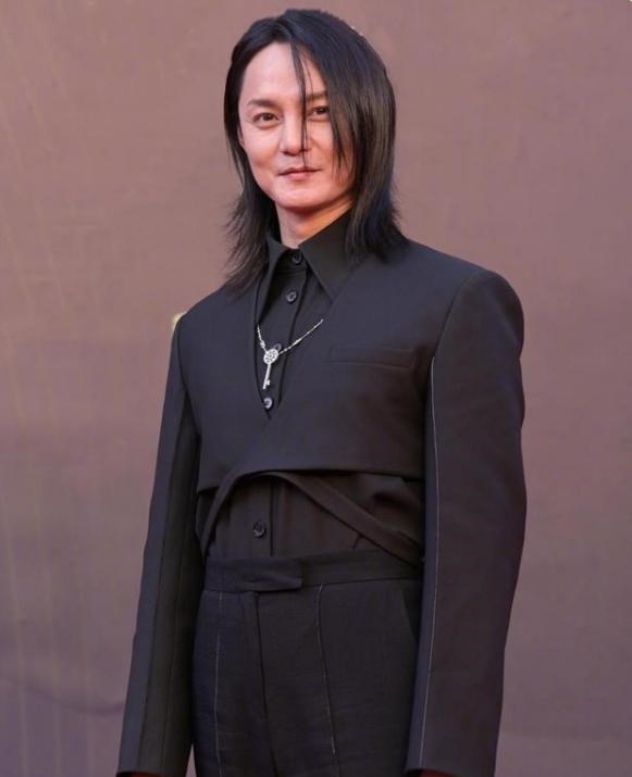 明星|仅45分钟视频，就让7位明星推上热搜，关晓彤与9位艺人受牵连