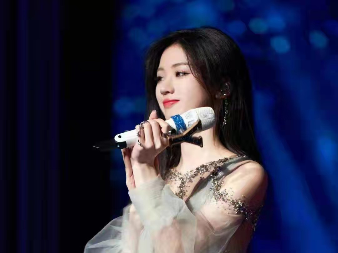 我们的歌|从《中国好声音》到《我们的歌》,单依纯一路高歌,越来越火!