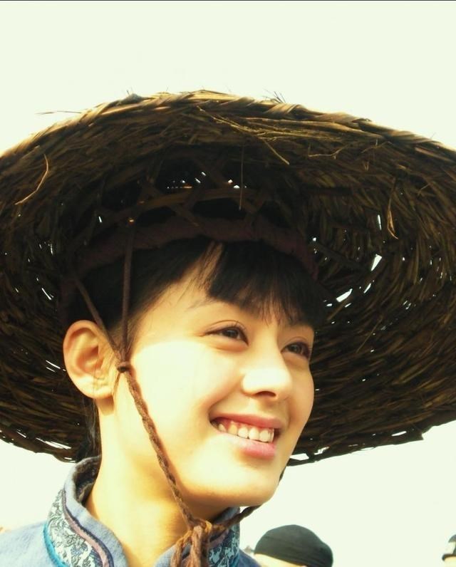 各抒己见 同是85花，有人死活捧不红，有人却命中自带流量，原因究竟在哪里