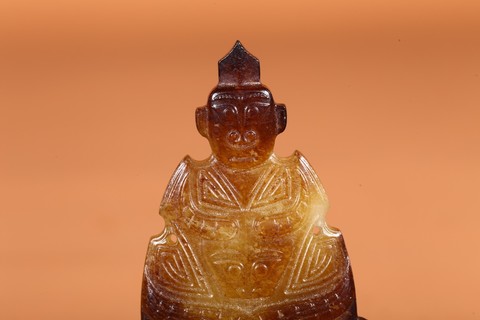 |旧藏:和田玉带沁神人佩