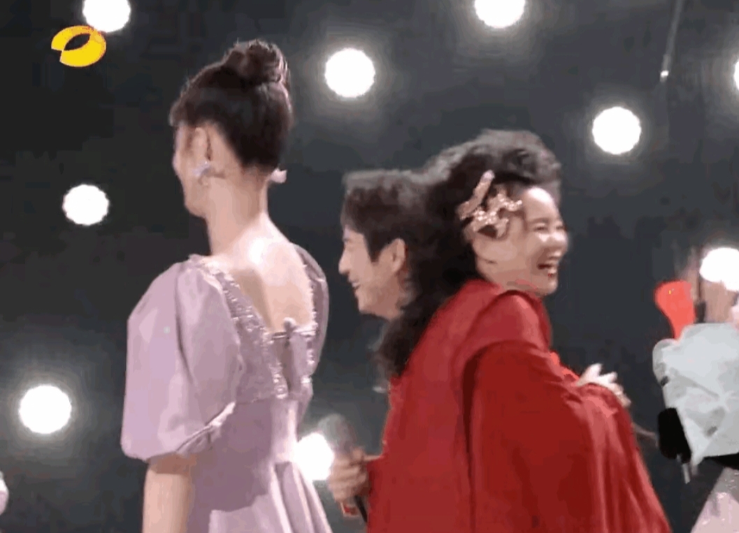 何炅|何炅伤害了龚琳娜