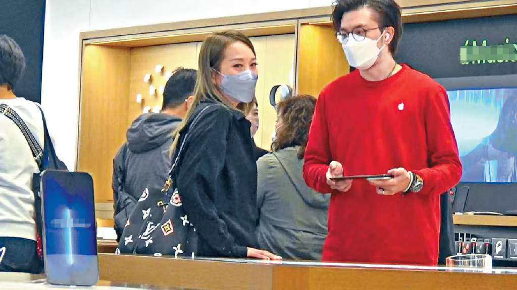 林雅诗|43岁女星遭男友出轨后移民英国！独自采买行李箱，坦言已没有留恋