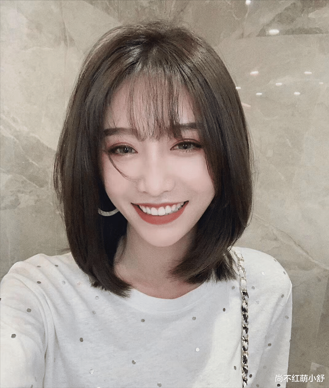尹正|这才是2021年流行“锁骨发型”的典范！瞧博主这4款，洋气又减龄