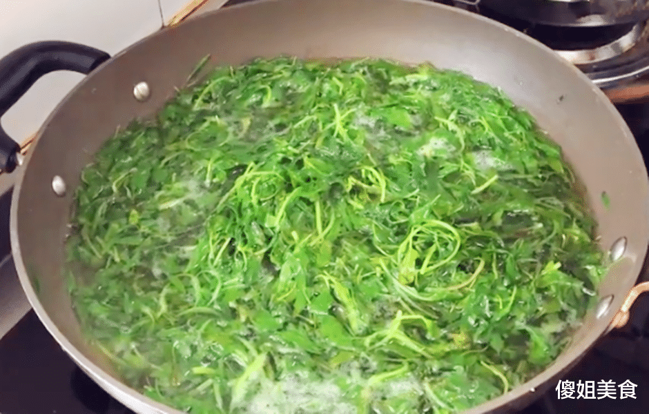 蔬菜|反复提醒，这6种蔬菜焯水才能吃，为了家人健康，再懒也别省这1步