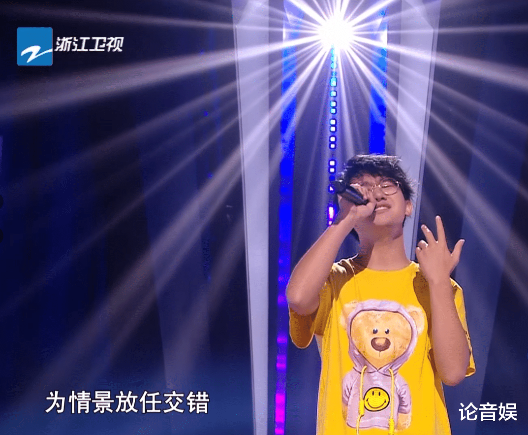 周深|中国好声音：自称和周深关系不错的那英，为何却没能抢下余空？