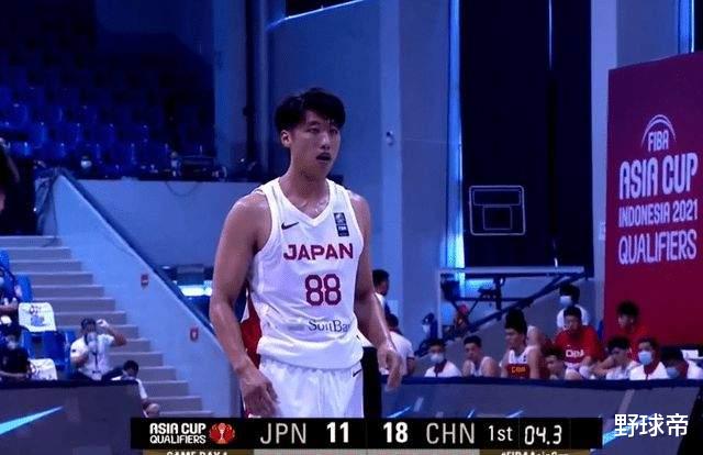 日本队|沈阳人，16岁加入日本男篮，并改了名字！张本天杰亚预赛表现完爆张镇麟？
