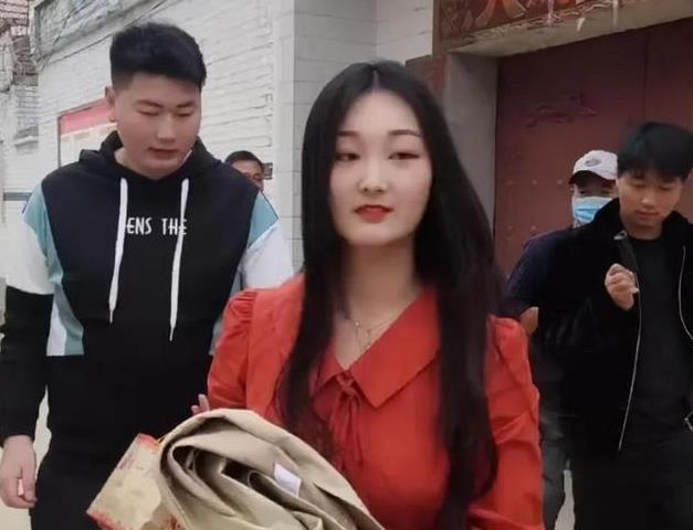 陈亚男|陈亚男表妹爆猛料，回朱家楼遭绑架，曾教唆朱小伟回家偷房本