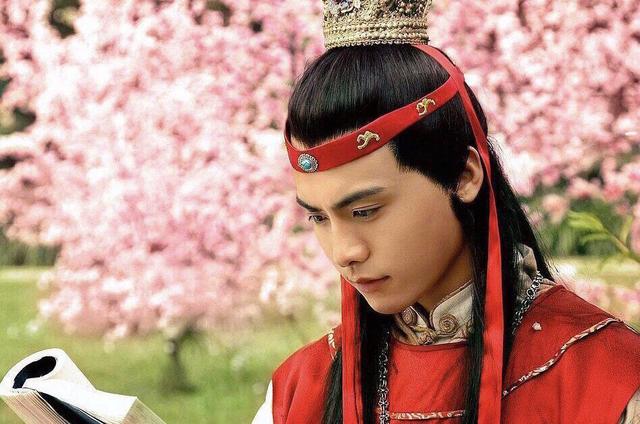 袁姗姗|古装剧中最难驾驭的“红衣”，这8位男神却惊为天人，他可以封神