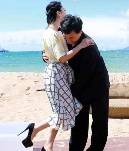 成龙|吴亦凡倒下港圈大哥崩盘，为何娱乐圈每次地震，背后总有个成龙？