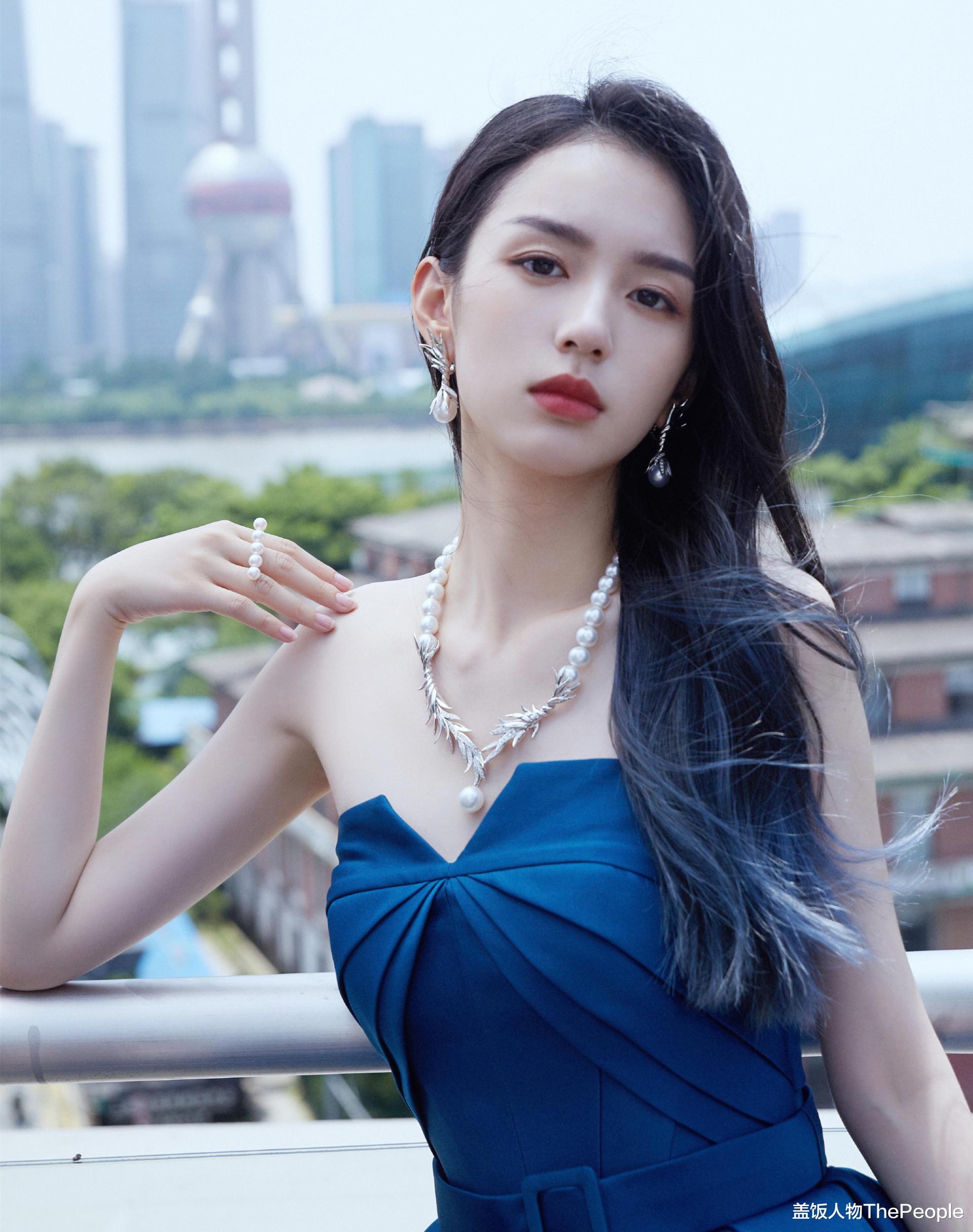 修图|明星百万修图师名副其实？有的技术堪比“换头”，有的却越修越丑