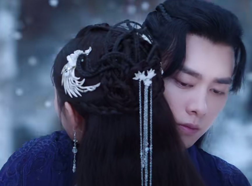 李易峰|《隐秘而伟大》爆火后，李易峰又有一剧来袭，看清女主我愣住了