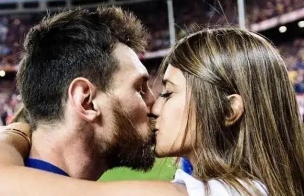 情感维护|结婚14年在一起还是腻歪的不行也就只有梅西跟他老婆了