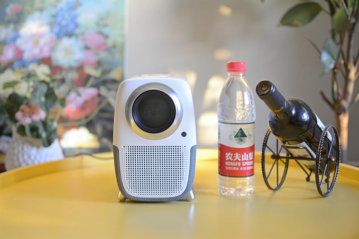 投影仪|千元投影仪能替代智能电视？泰捷WEBOX T1S投影评测，惊喜很多