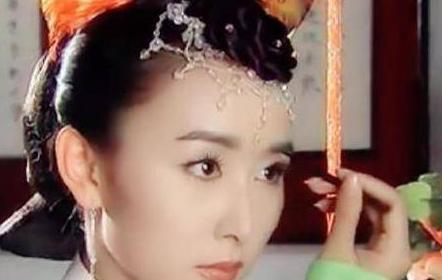 纹眉 为何纹眉的基本都是普通女生，而女星却极少纹眉，看后你就会明白