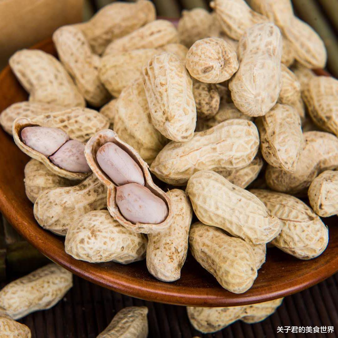 关子君的美食世界 就地过年,老婆花300元买了8种年货,网友:就地过年也有年味了