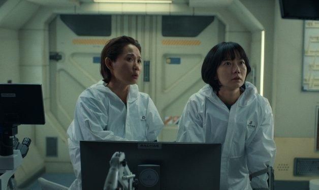 王力宏|韩国科幻剧《寂静之海》被曝抄袭，在中国却被各种彩虹屁吹捧