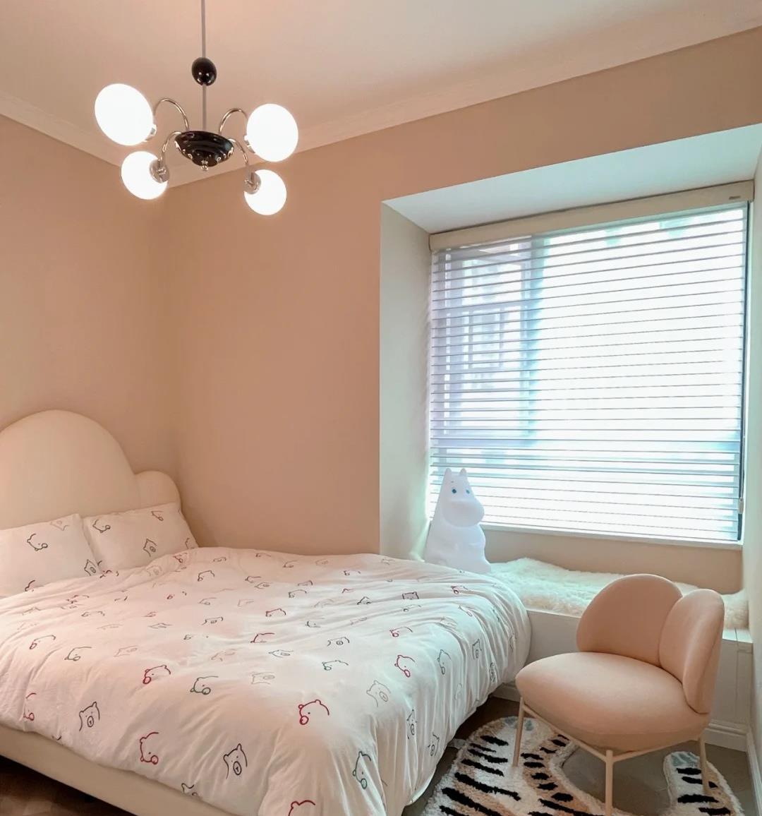 涨停|女主是深度电影爱好者,将自家打造成私人电影院,沦为了宅女