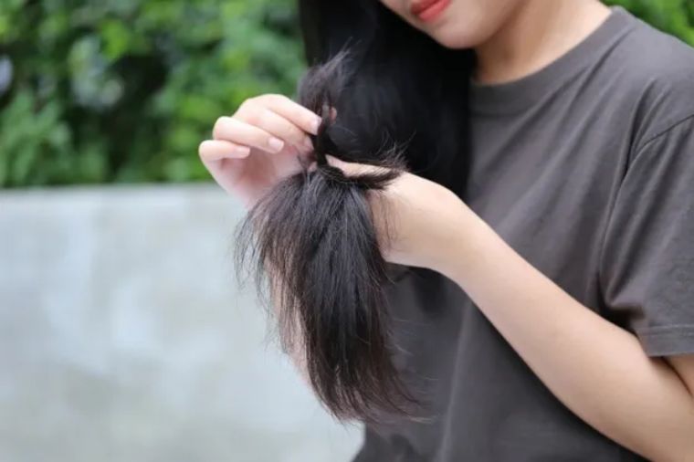 头发毛躁干枯的看过来，教你几招毛躁变顺滑