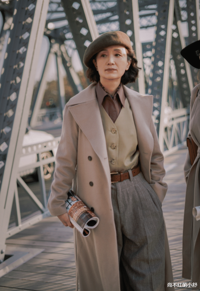 尚不红萌小舒 三木妈妈的冬装告诉我们：“奔60又如何，懂穿搭一样是时髦人”