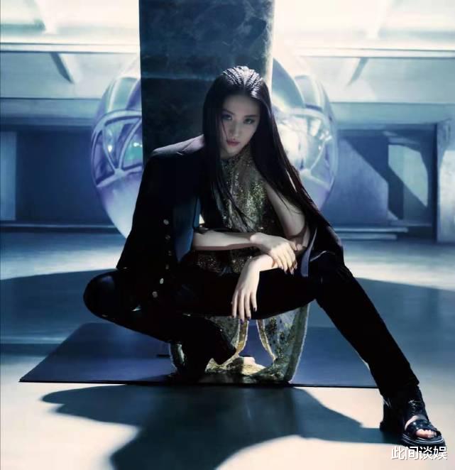 紫霞仙子|刘亦菲拿下《时尚cosmo》开年封，十个月实现一线女刊大满贯！