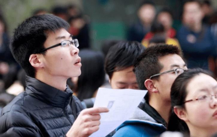 徐丰溪|研究生2大“怪像”，导师一言不合劝直博，男硕士成“抢手货”