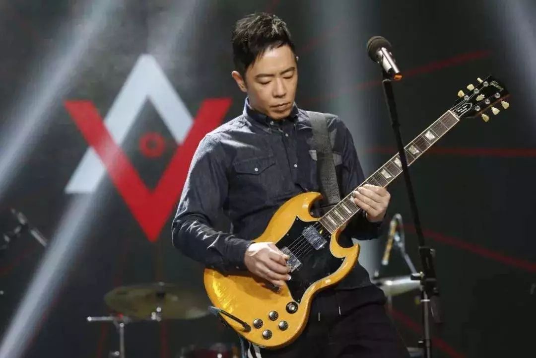 新晋宝妈育儿记|朱茵和黄贯中谈恋爱，拒绝婚前行为，结果公布婚讯时已经怀胎三月