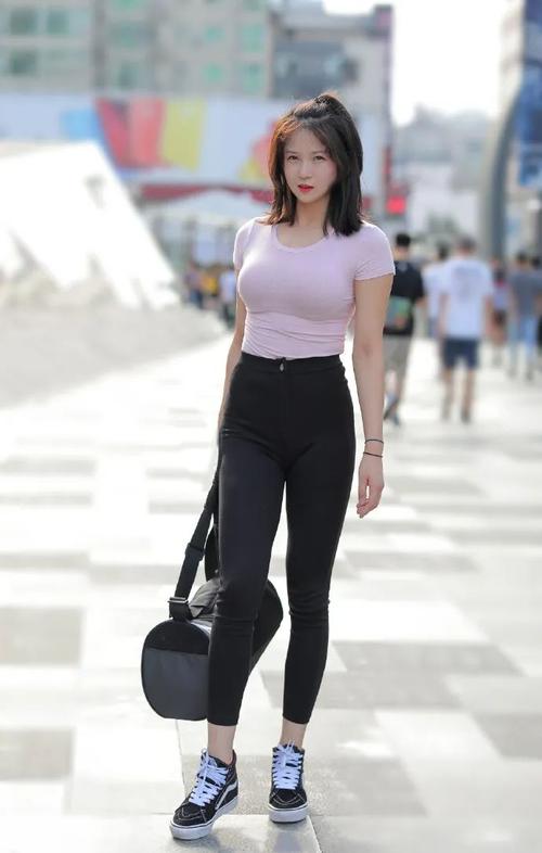 王菲|王菲: 这是我女儿，邱淑贞: 这是我女儿，刘晓莉: 麻烦让让